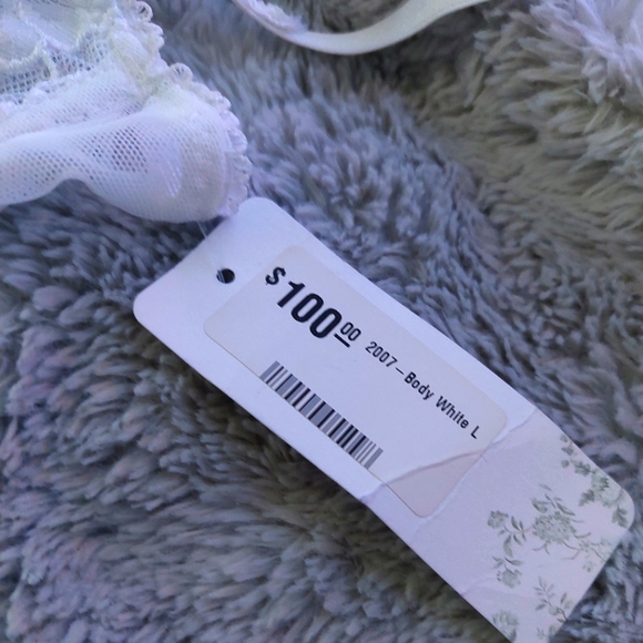 Arianne Lingerie - Picture 5 of 7